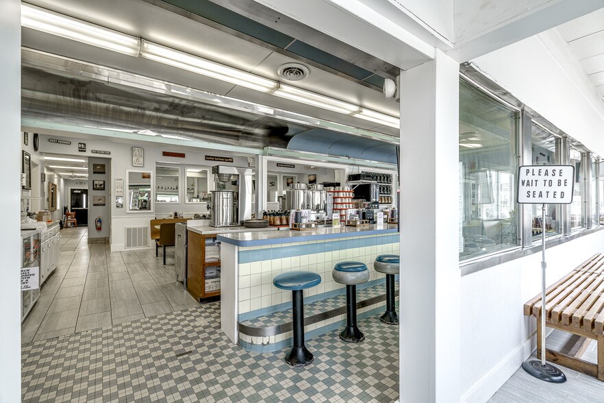 More Photos Of 100 E Fort Macon Rd, Atlantic Beach Restaurant For Sale