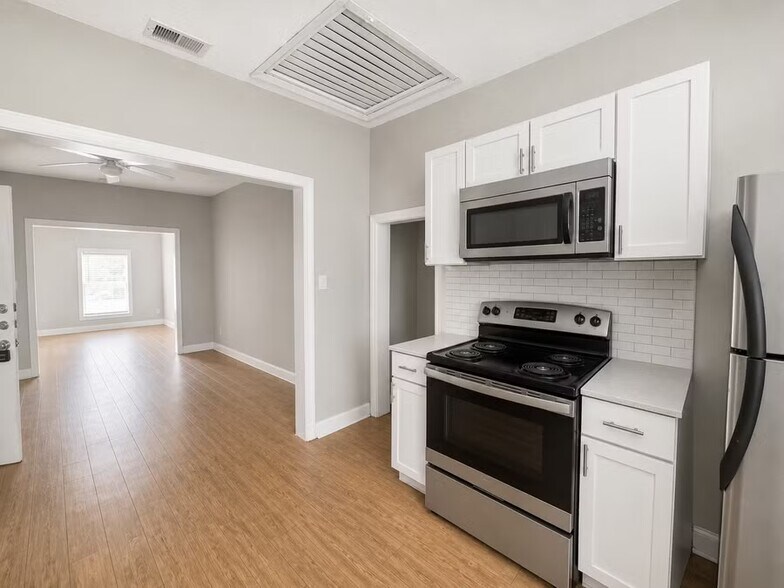 More Photos Of 3720 Sockwell Blvd, Greenville Apartments For Sale