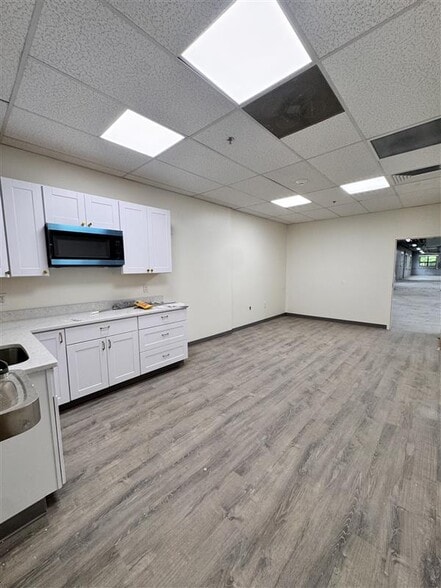 More Photos Of 1625 Washington St, Holliston Unknown For Lease
