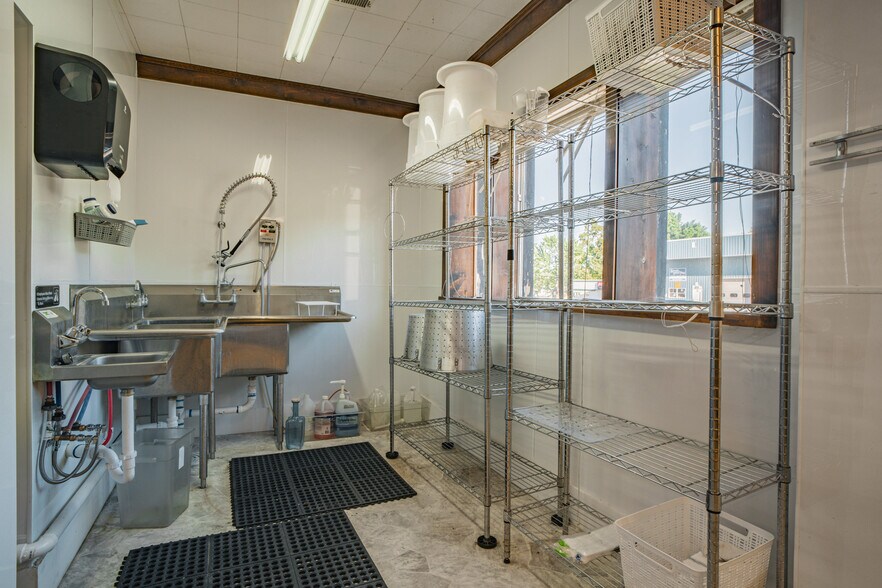 More Photos Of 419 W Kearney St, Springfield Freestanding For Sale
