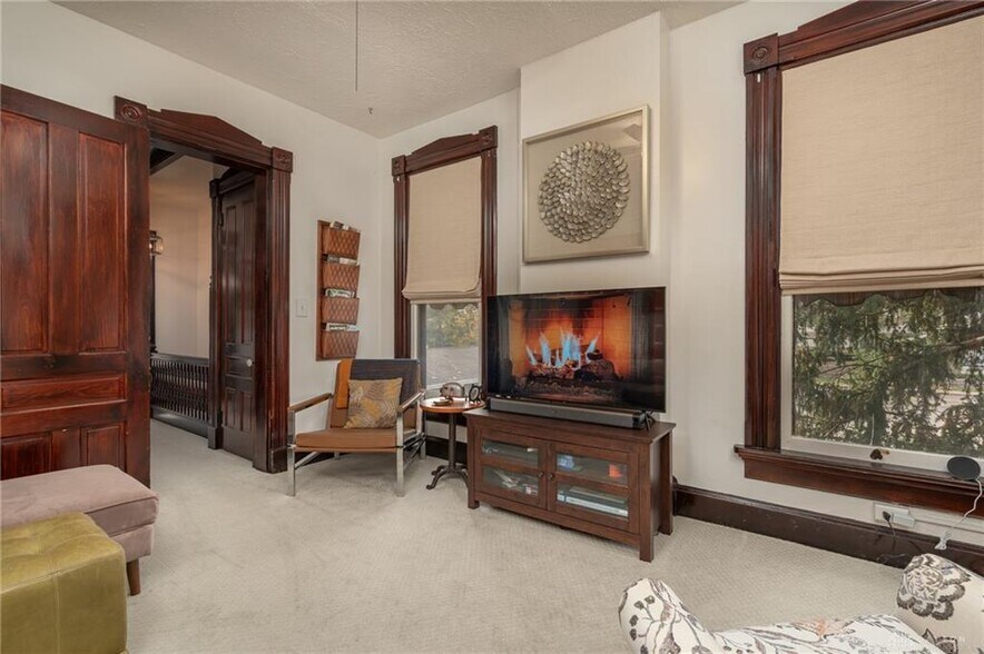 More Photos Of 324 Jones St, Dayton Office For Sale