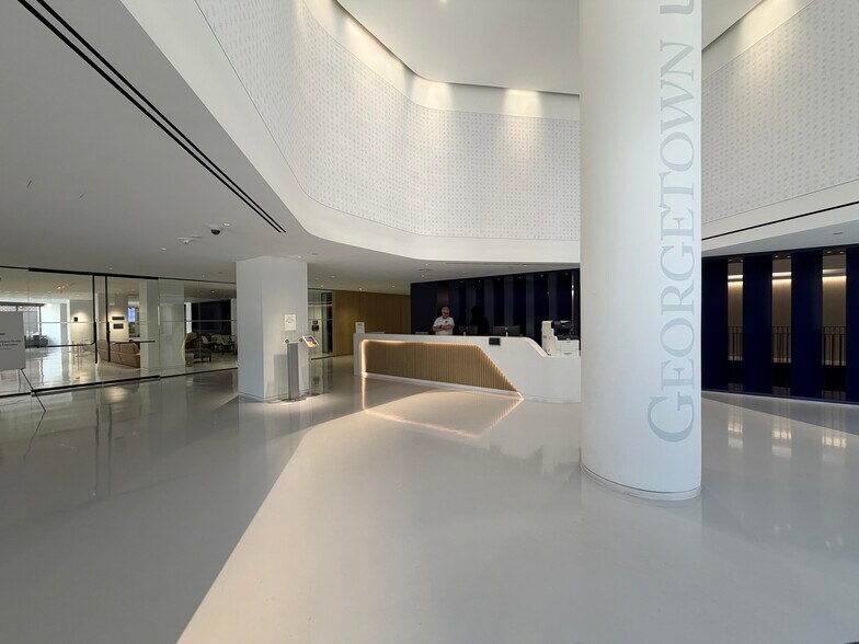 More Photos Of 2115 Wisconsin Ave NW, Washington Office For Lease