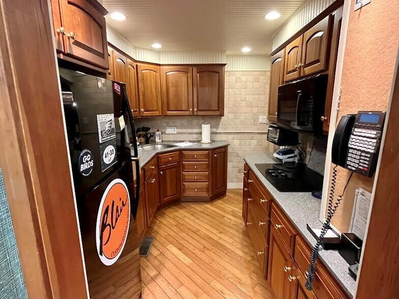 More Photos Of 1412 Walter St, Bethlehem Office For Lease