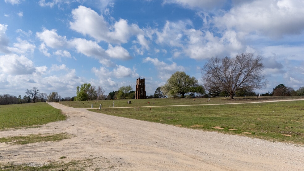 More Photos Of 12481 OK-19, Ada Cemetery Mausoleum For Sale