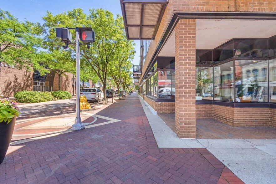 More Photos Of 316 S Kalamazoo Mall, Kalamazoo Apartments For Lease