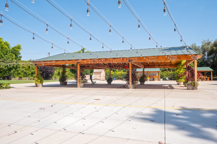 More Photos Of 2083 Grace St, Riverside Multifamily For Sale