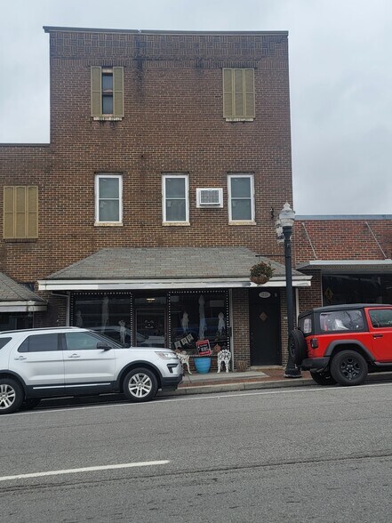 More Photos Of 1517-1525 Front St, Richlands Storefront Retail Residential For Sale