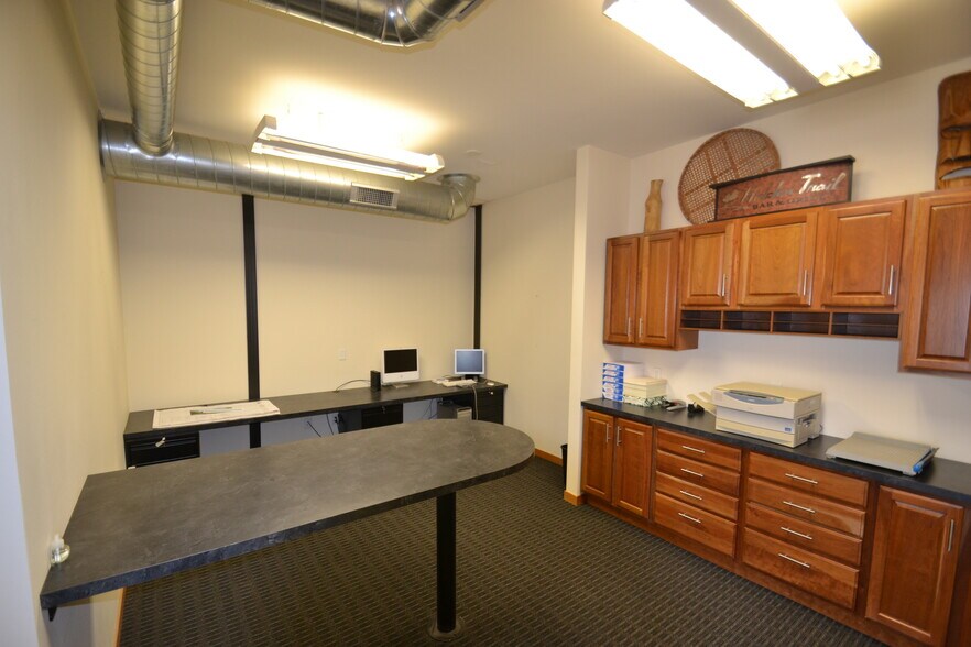 More Photos Of 6915 Raywood Rd, Monona Warehouse For Sale