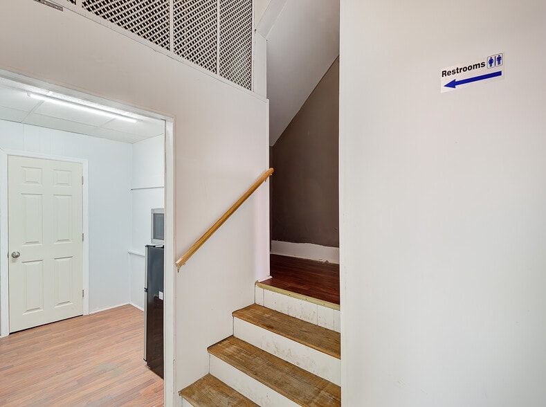 More Photos Of 125 Main St, Flemington Multifamily For Sale