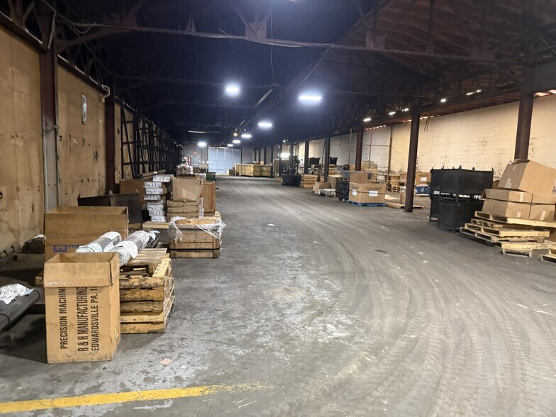 More Photos Of 105 Woodward Hill Rd, Edwardsville Warehouse For Sale