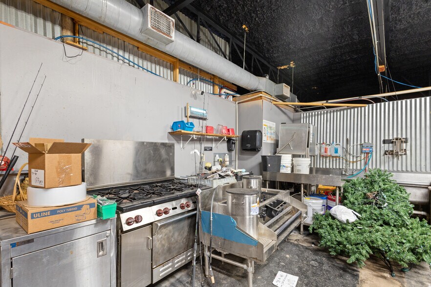 More Photos Of 367 State Highway 155 N, Gilmer Bar For Sale