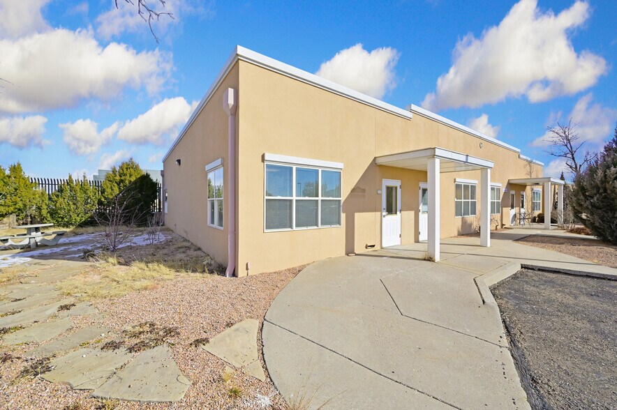 Primary Photo Of 2074 Galisteo St, Santa Fe Medical For Sale