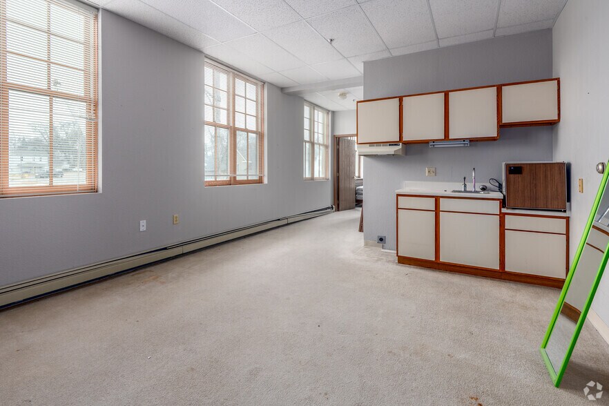 More Photos Of 123 S Pearl St, Berlin Assisted Living For Sale