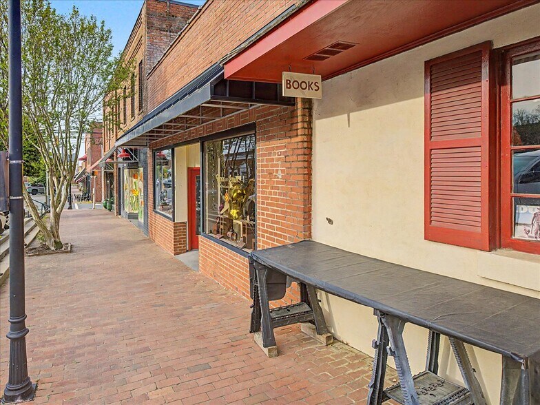 More Photos Of 119 Hillsboro St, Pittsboro Office For Sale