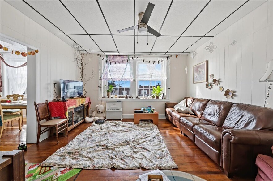 More Photos Of 1707 Washington Blvd, Easton Storefront Retail Residential For Sale