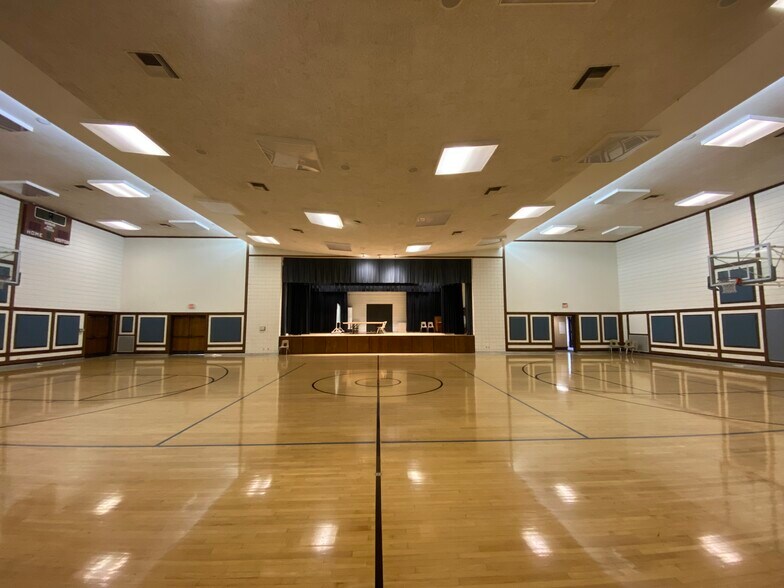 More Photos Of 7045 Farralone Ave, Canoga Park Religious Facility For Sale
