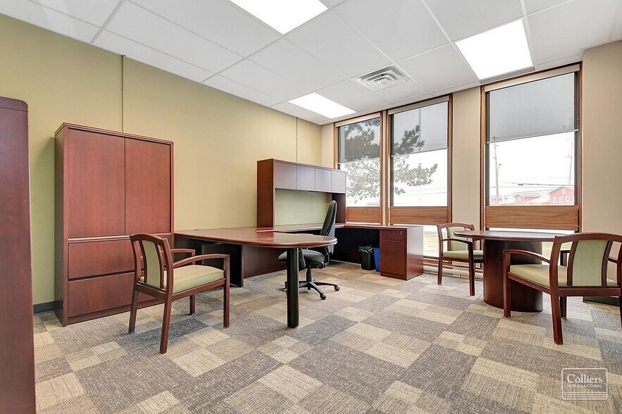 More Photos Of 1970 Merivale Rd, Ottawa Flex For Lease