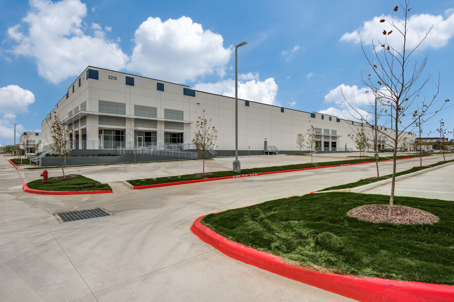 Primary Photo Of 3215 N Panam Expy, San Antonio Manufacturing For Lease