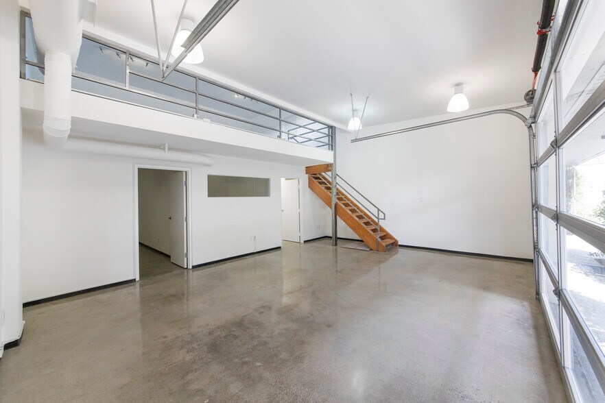 More Photos Of 3767 Overland Ave, Los Angeles Loft Creative Space For Lease