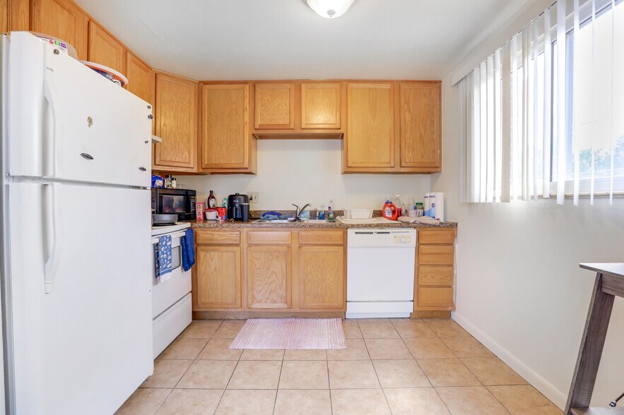 More Photos Of 1285 Ammons St, Lakewood Apartments For Sale