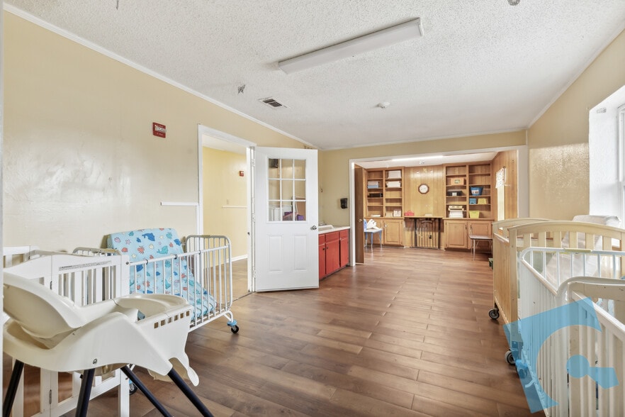 More Photos Of 114 S 14th St, Midlothian Daycare Center For Sale