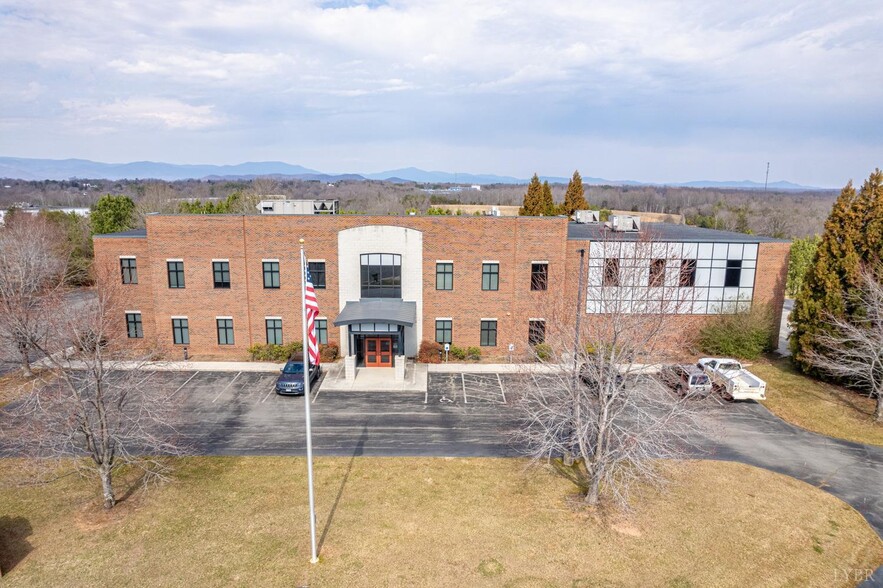 Primary Photo Of 131 E Commerce St, Amherst Medical For Sale