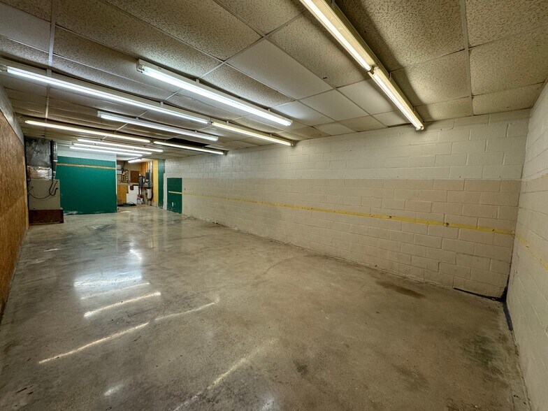 More Photos Of 2920 Grand Ave, Fort Smith Freestanding For Lease