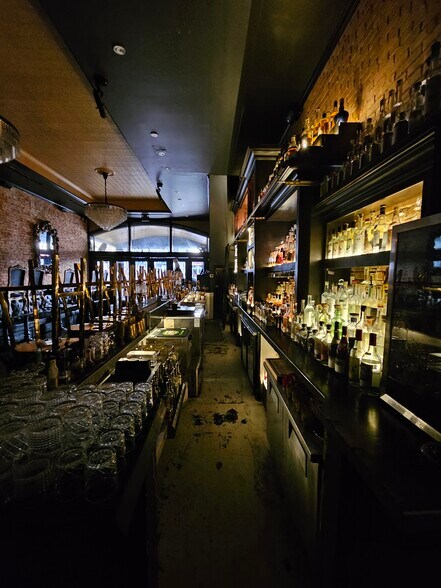 More Photos Of 1404 Main St, Dallas Restaurant For Sale