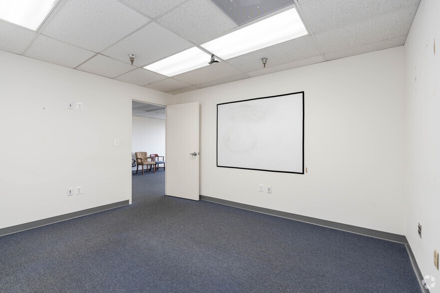More Photos Of 8808 & 8818 Centre Park Dr, Columbia Unknown For Lease