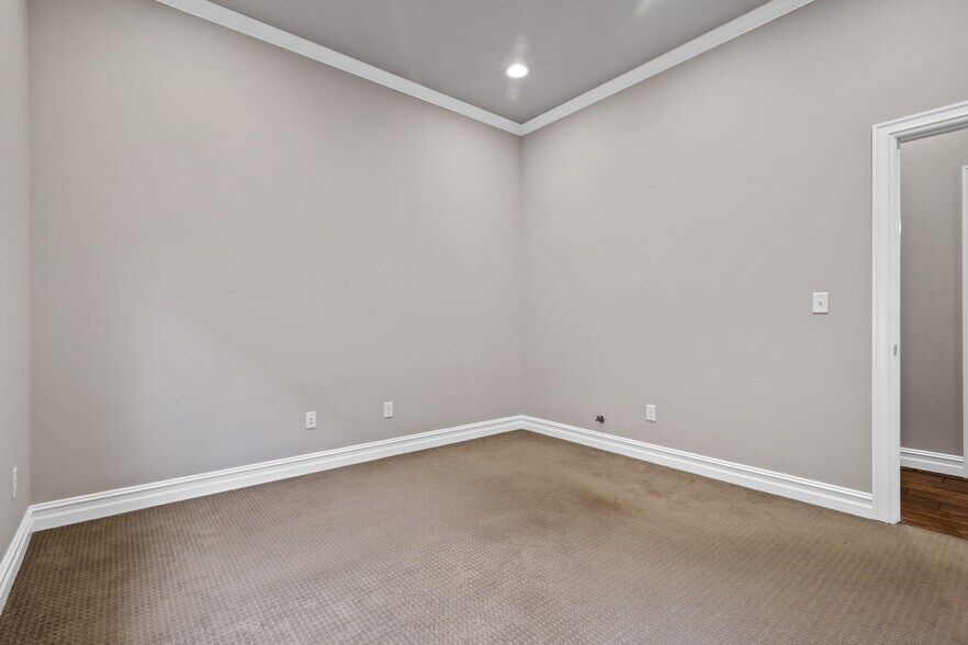 More Photos Of 6281 E 120th Ct, Tulsa Medical For Lease