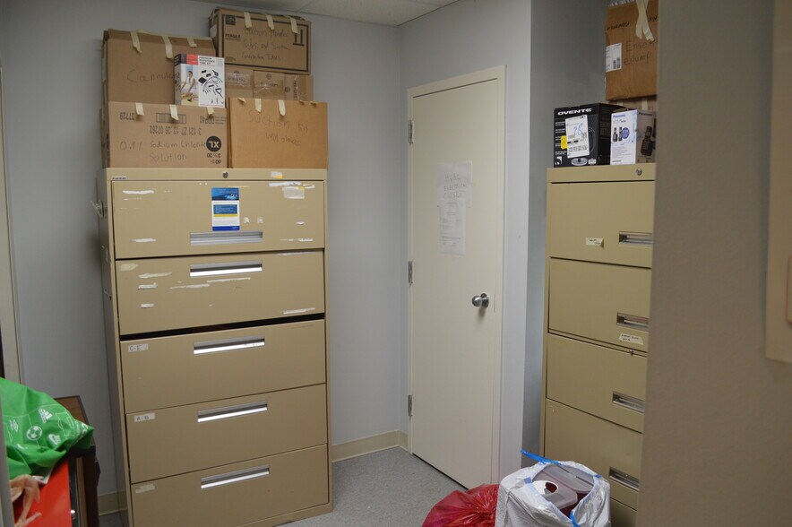 More Photos Of 2065-2067 Klockner Rd, Trenton Medical For Lease