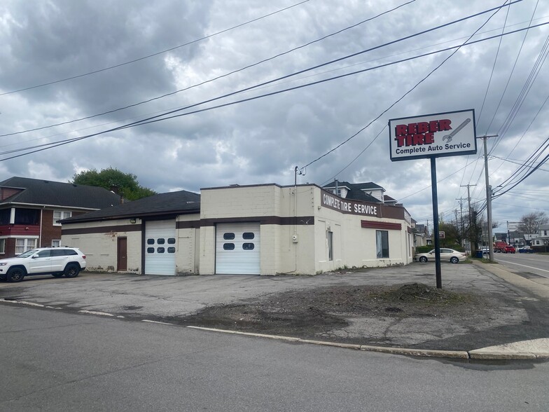 Primary Photo Of 330 West Ave, Lockport Auto Repair For Sale