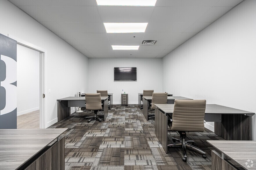 More Photos Of 525 Anderson Dr, Romeoville Warehouse For Sale