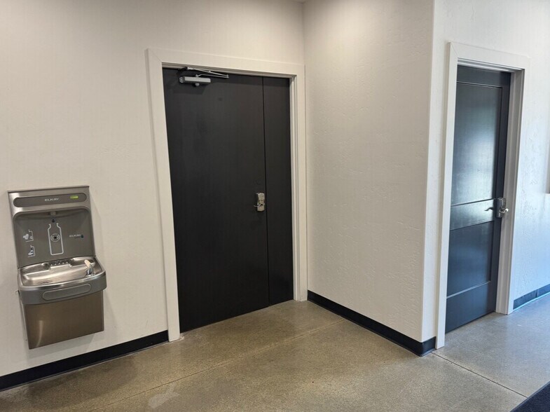 More Photos Of 218 Sportsman Ln, Bigfork Office For Lease