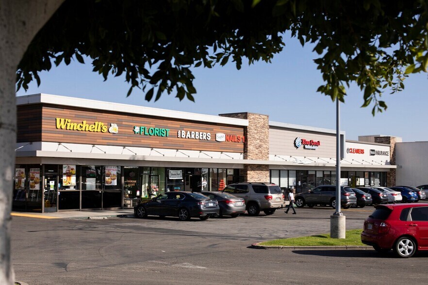 More Photos Of 17120 Magnolia St, Fountain Valley Unknown For Lease