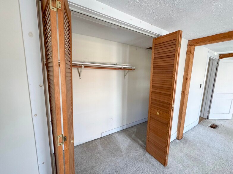 More Photos Of 2072 Main st, Londonderry Apartments For Sale