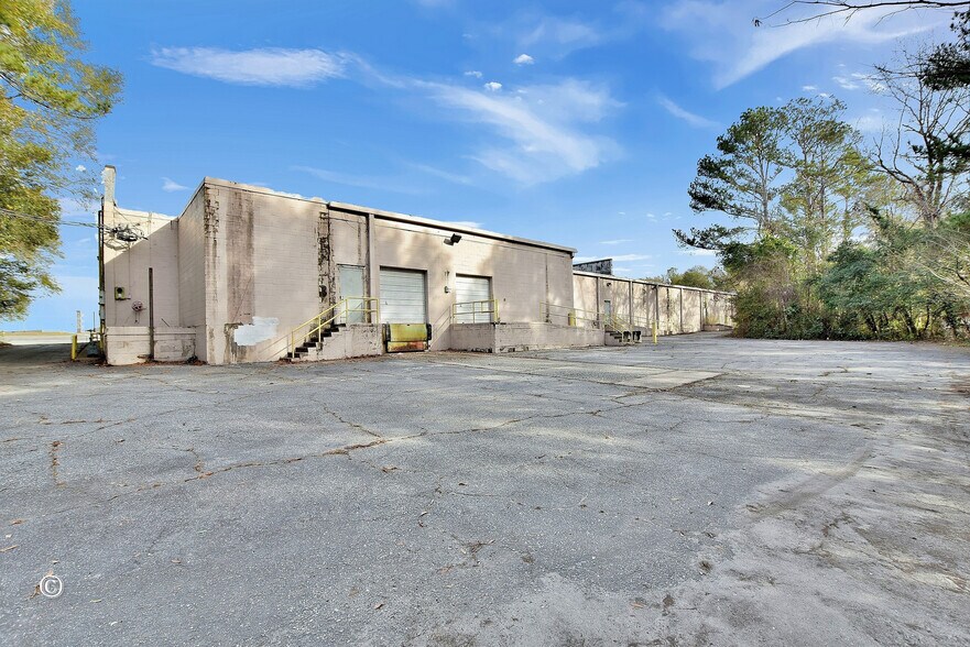 More Photos Of 928 Wright Dr, Columbus General Retail For Sale