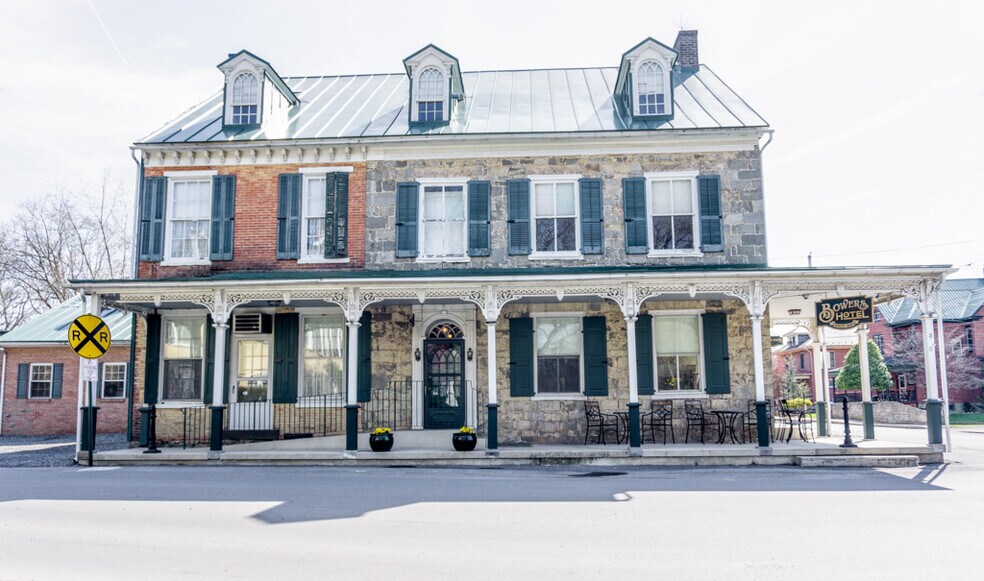 More Photos Of 298 Old Bowers Rd, Mertztown Restaurant For Lease