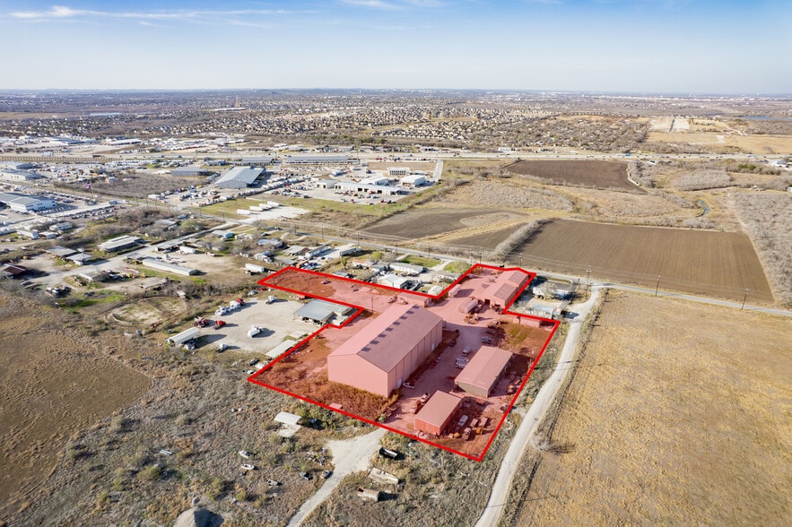 More Photos Of 9092 Green Rd, Converse Unknown For Lease