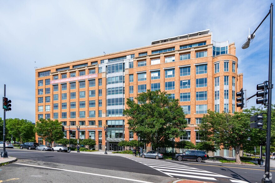 More Photos Of 601 New Jersey Ave NW, Washington Office For Lease