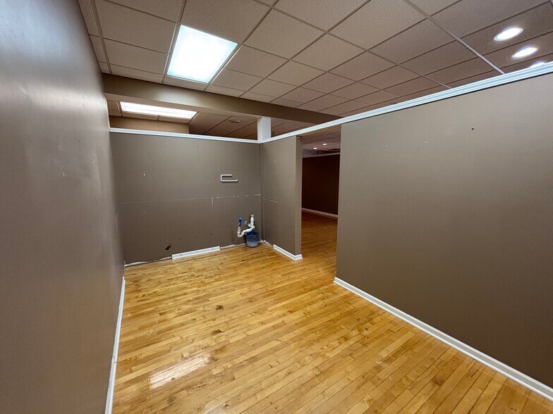 More Photos Of 103 S Bridge St, Dewitt Storefront For Lease