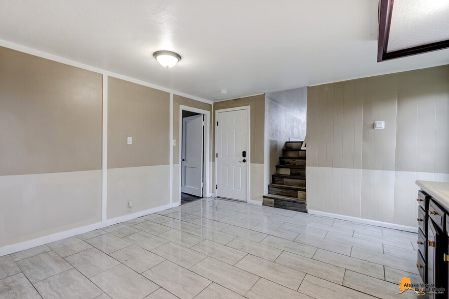 More Photos Of 1335 Hyder St, Anchorage Apartments For Sale