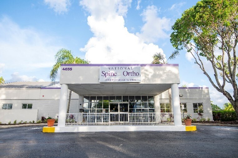 Primary Photo Of 4035 Evans Ave, Fort Myers Medical For Sale