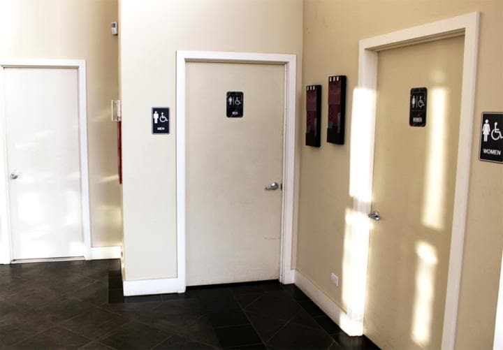 More Photos Of 860 Summit St, Elgin Medical For Lease