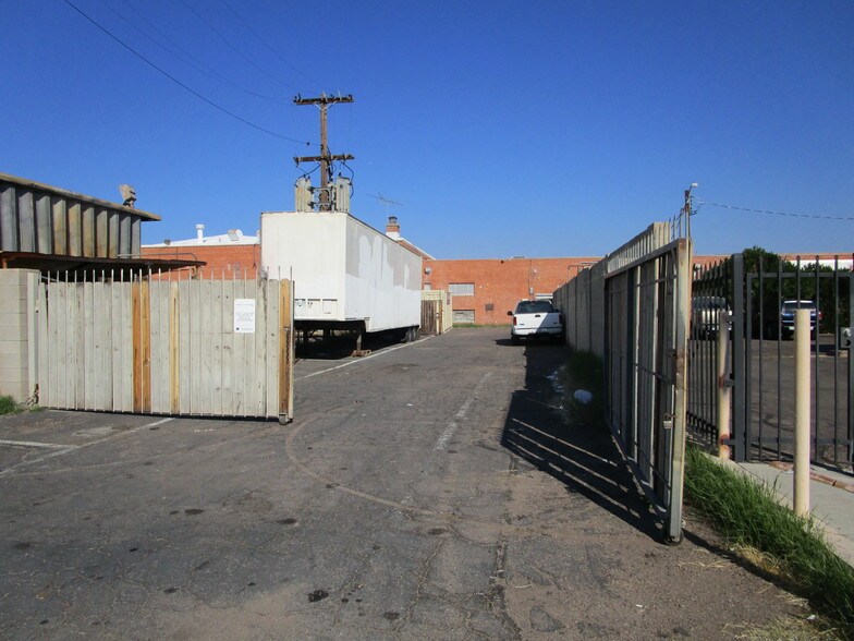 More Photos Of 1733-1737 E McDowell Rd, Phoenix General Retail For Lease