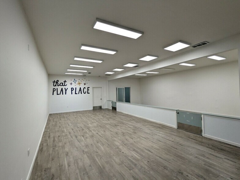 Primary Photo Of 1559 S Novato Blvd, Novato Unknown For Lease