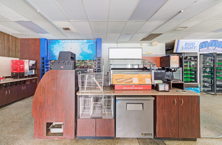 More Photos Of 726 E Lincolnway, Minerva General Retail For Sale