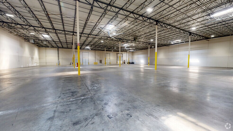 More Photos Of 7990 Second Flags Dr, Austell Unknown For Lease