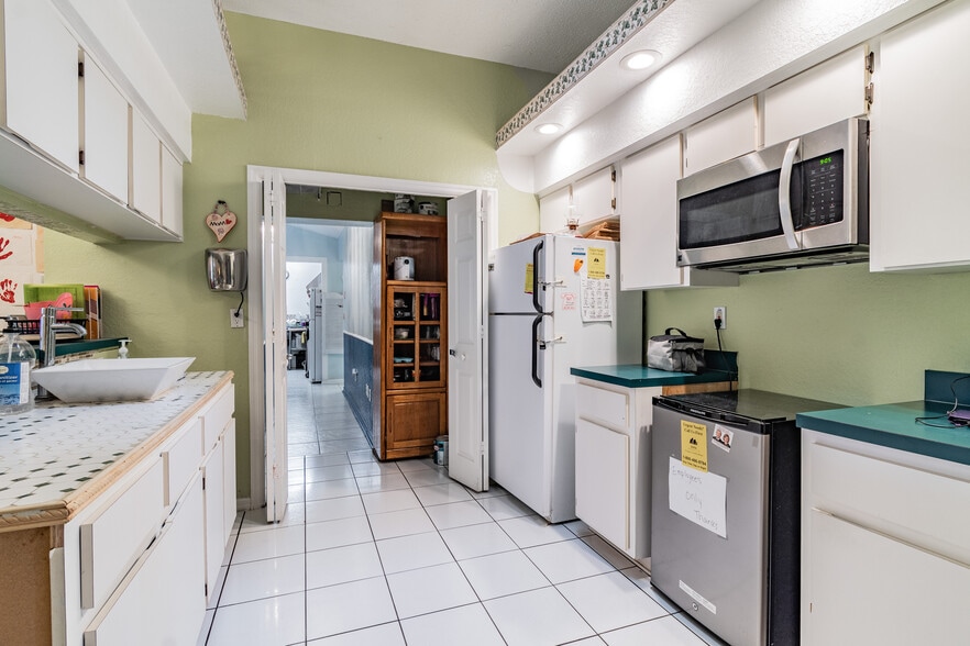 More Photos Of 4407 Millwood Rd, Spring Hill Assisted Living For Sale