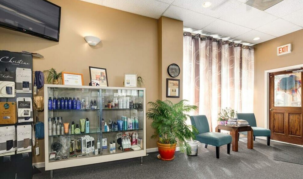 More Photos Of 7665-7667 N Milwaukee Ave, Niles Freestanding For Sale